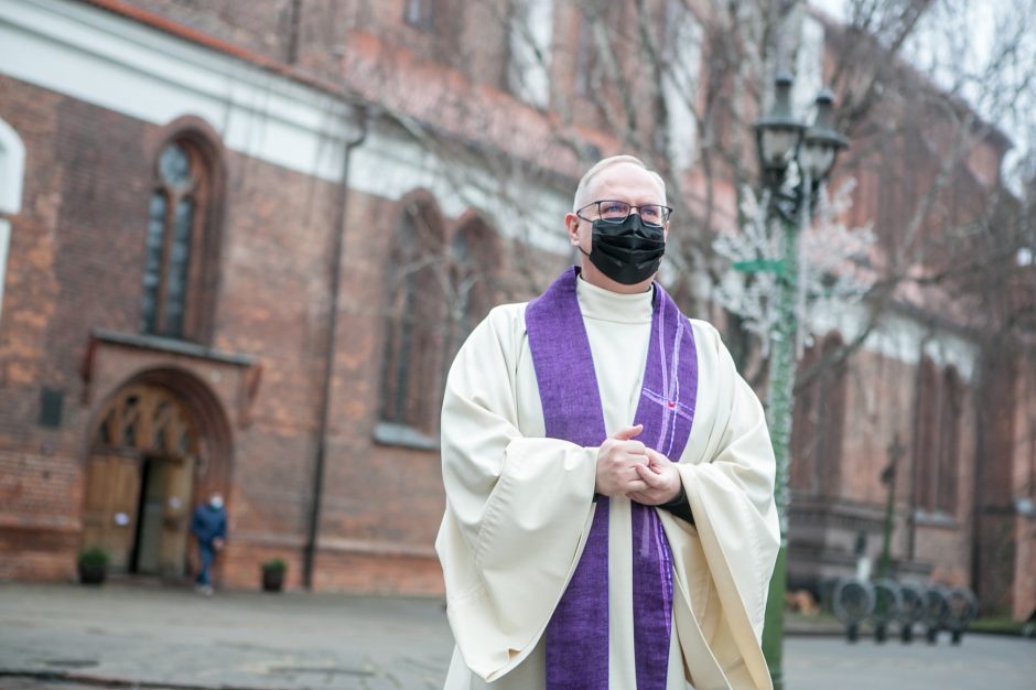 Kunigas: visi trūkumai, kuriuos patiriame šiemet, gali padaryti daugiau vietos Dievo atėjimui