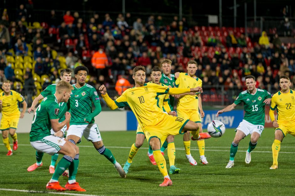 Paskutiniai futbolo metų mūšiai – dėl garbės