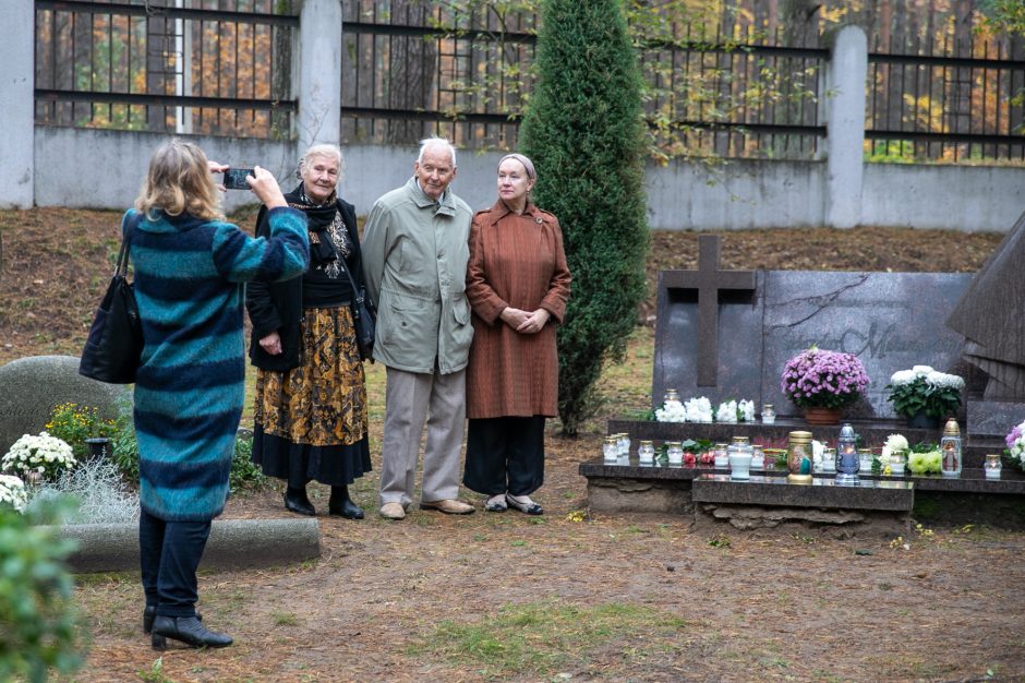 R. Mikutavičius prisimintas poezija, giesmėmis ir liudijimais