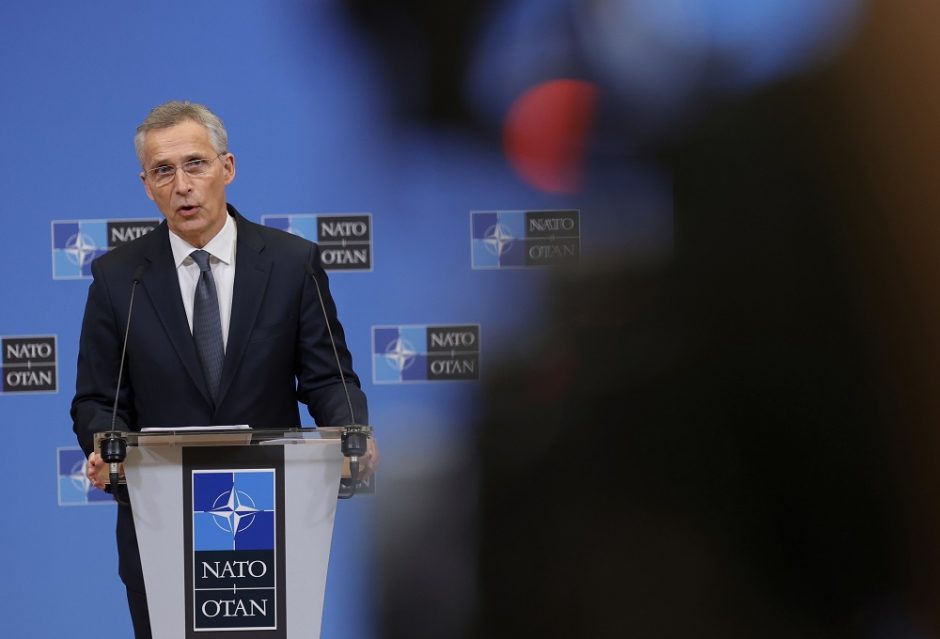 NATO vadovas siūlo nuolatinį pajėgų dislokavimą Rytų Europos valstybėse narėse