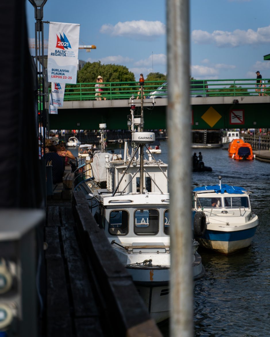 „Baltic Regatta 2021“ burlaiviai, tris dienas viešėję Klaipėdoje, atsišvartavo (vaizdo įrašas)