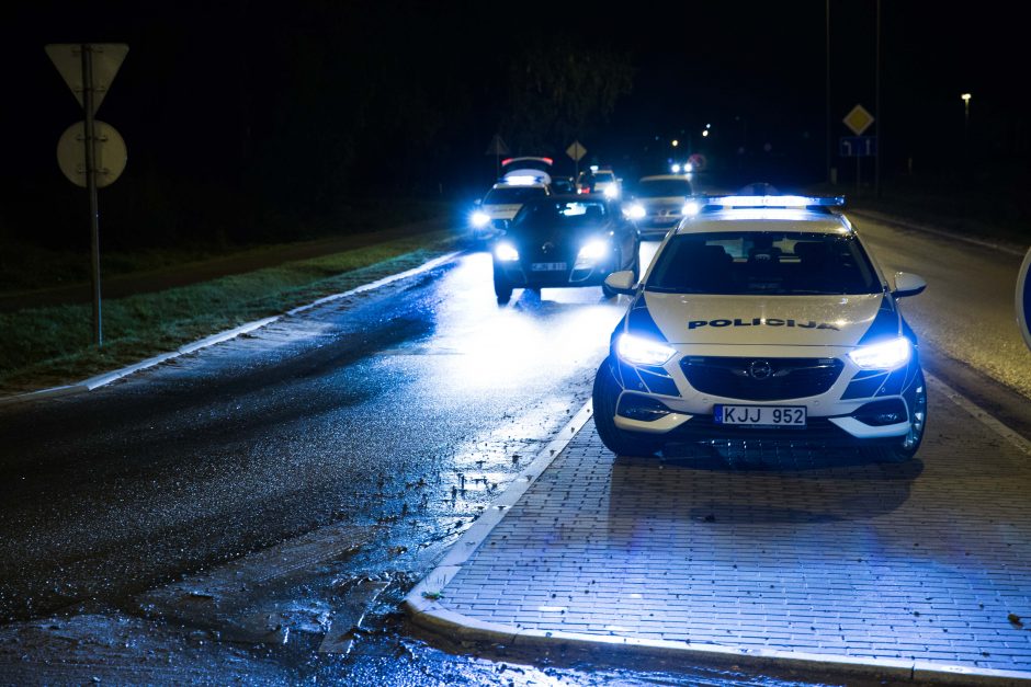 Tragiška avarija Ringauduose: į medikų rankas perduota mikroautobuso vairuotoja ligoninėje mirė