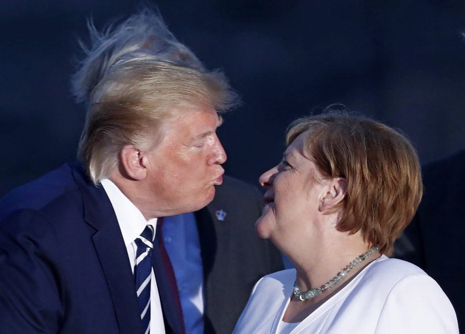 D. Trumpas negailėjo liaupsių: A. Merkel – geniali moteris