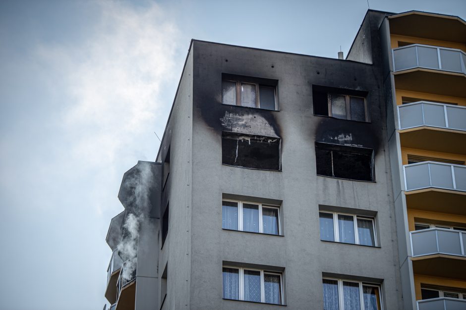 Daugiabučiame name Čekijoje kilus gaisrui žuvo 11 žmonių