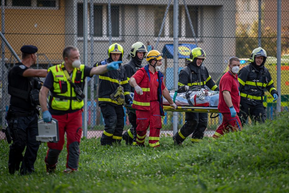 Daugiabučiame name Čekijoje kilus gaisrui žuvo 11 žmonių