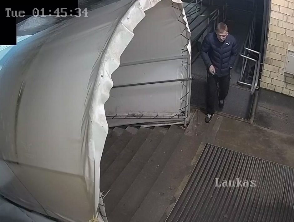 Vilniaus pareigūnai prašo pagalbos: gal atpažįstate šį vyrą?