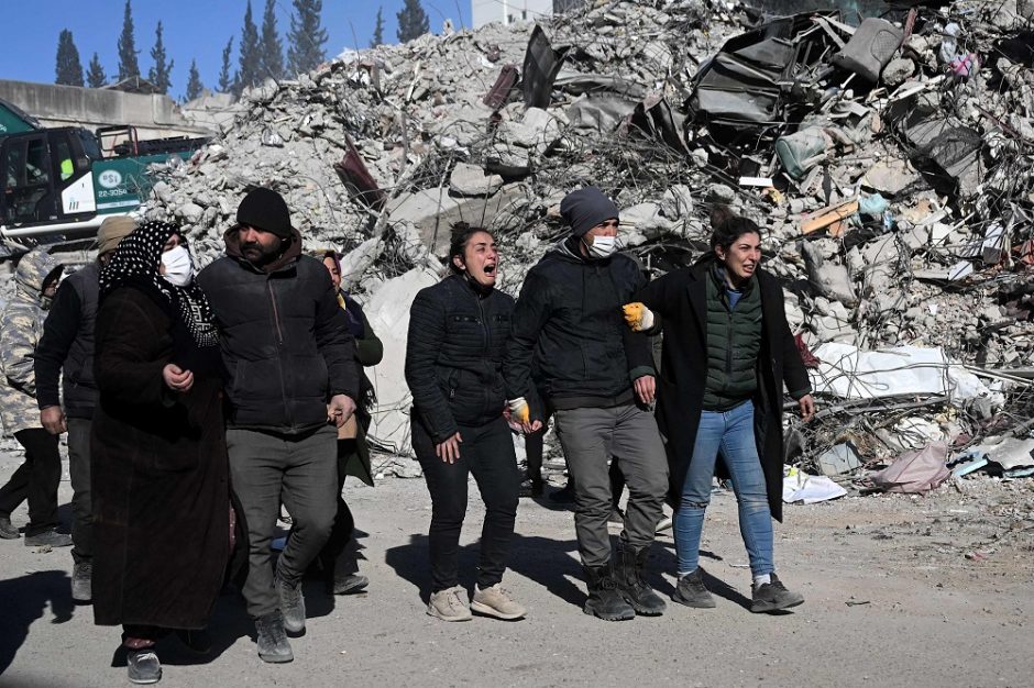 Žemės drebėjimo Turkijoje ir Sirijoje aukų skaičius viršijo 35 tūkst.