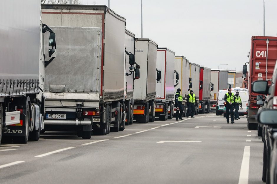 M. Skuodis ragina laikinai nereikalauti vilkikų grįžti namo kas aštuonias savaites