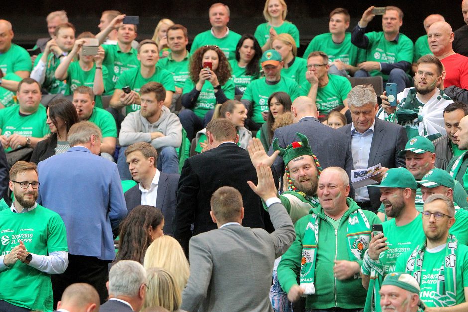 “Žalgirio” arenoje pagerbtas J. Kazlauskas: krepšinis labai pasikeitė
