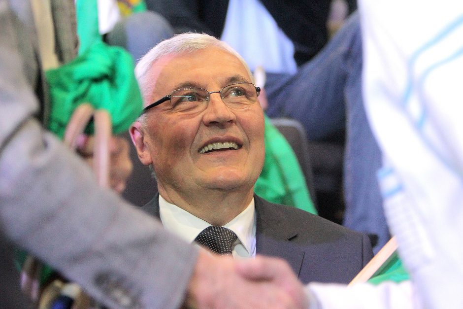 “Žalgirio” arenoje pagerbtas J. Kazlauskas: krepšinis labai pasikeitė