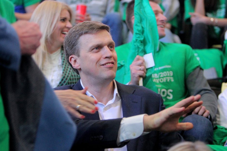 “Žalgirio” arenoje pagerbtas J. Kazlauskas: krepšinis labai pasikeitė