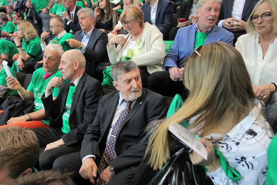 “Žalgirio” arenoje pagerbtas J. Kazlauskas: krepšinis labai pasikeitė