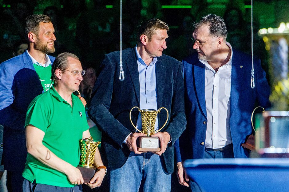 “Žalgirio” arenoje pagerbtas J. Kazlauskas: krepšinis labai pasikeitė