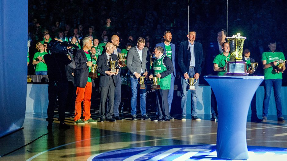 “Žalgirio” arenoje pagerbtas J. Kazlauskas: krepšinis labai pasikeitė