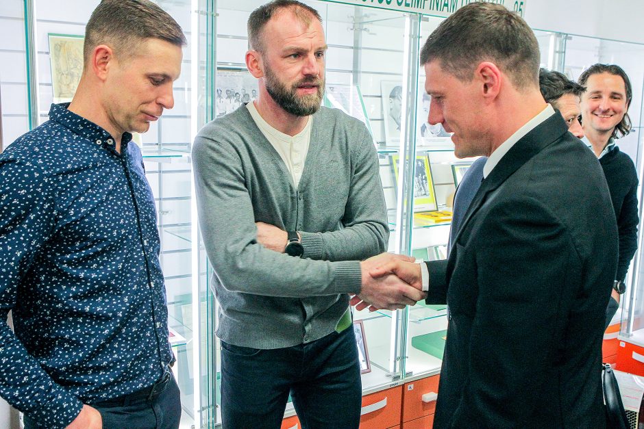 Legendinio klubo pergales primena ne vien trofėjai