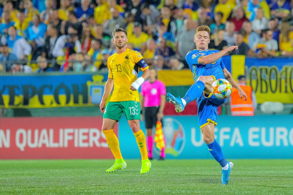 Lietuvos futbolo rinktinė nepasipriešino ukrainiečiams