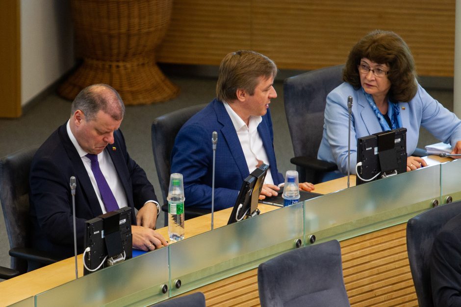 Seimas pareiškė pasitikėjimą premjeru S. Skverneliu