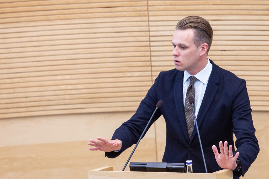 Seimas pareiškė pasitikėjimą premjeru S. Skverneliu