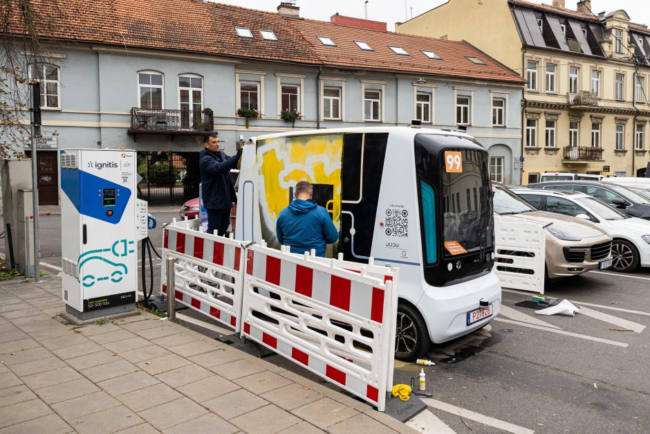 Vilniuje – vandalų išpuolis: atšauktas autonominio autobuso testavimas