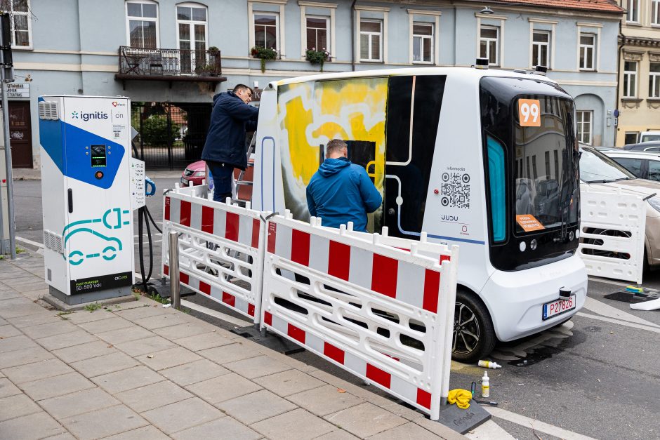 Vilniuje – vandalų išpuolis: atšauktas autonominio autobuso testavimas