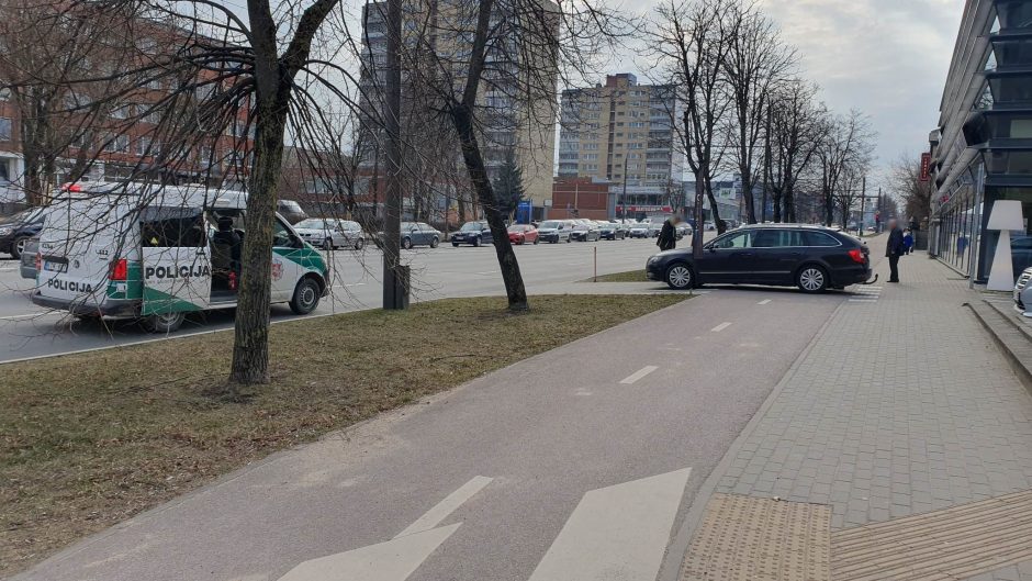 Savanorių prospekte partrenktas paspirtukininkas: vyras pristatytas į gydymo įstaigą