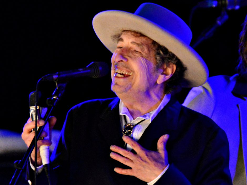 Muzikos legenda B. Dylanas išleido 17 minučių trukmės dainą