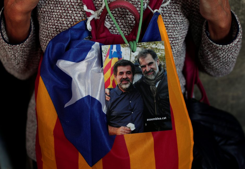 Prie Katalonijos parlamento susirinko demonstrantai