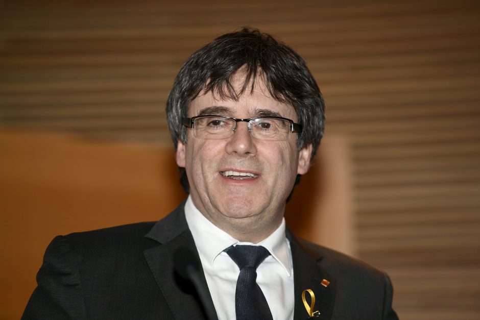 Ispanijos teismas nurodė sustabdyti C. Puigdemont'o parlamentaro įgaliojimus