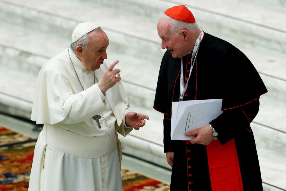 Popiežius atmeta galimybę atlikti tyrimą dėl lytine prievarta kaltinamo Kanados kardinolo