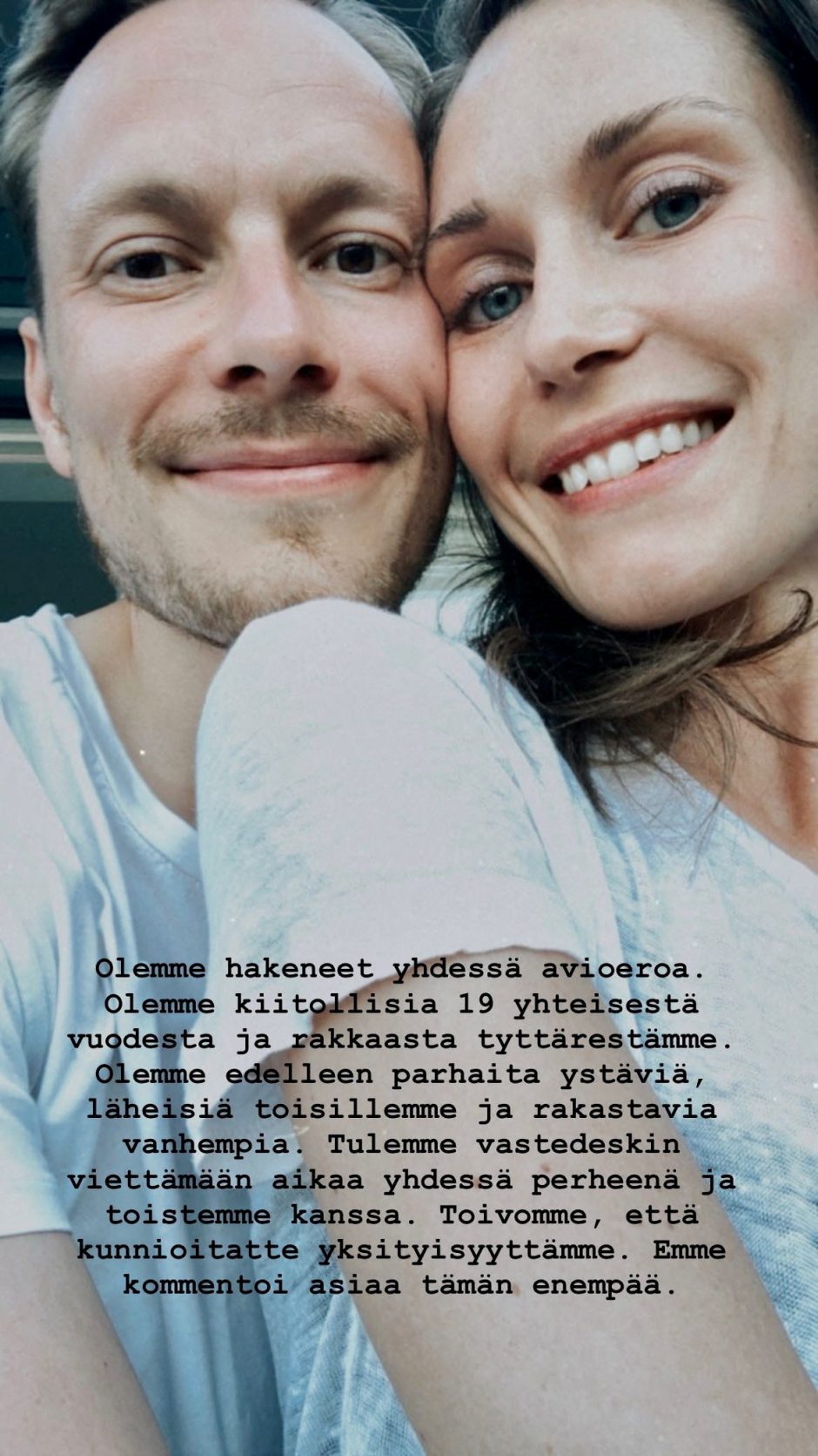 Suomijos premjerė S. Marin skiriasi su vyru