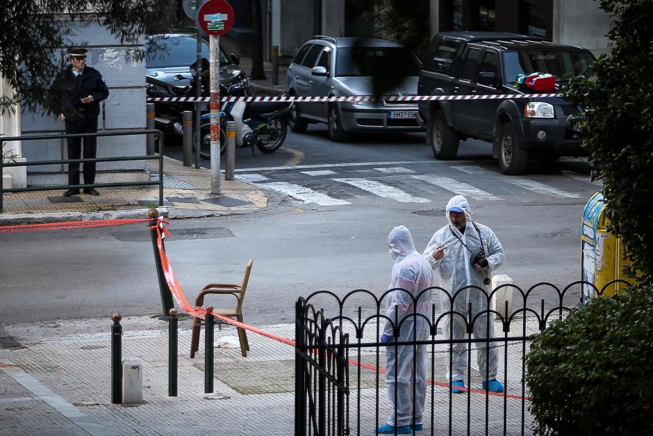 Atėnuose prie bažnyčios driokstelėjo sprogimas, sužeistas ir policininkas