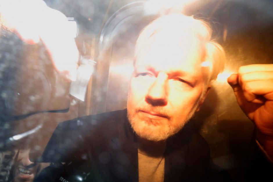 Britanijos teismas  „WikiLeaks“ įkūrėjui J. Assange'ui skyrė 50 savaičių įkalinimo