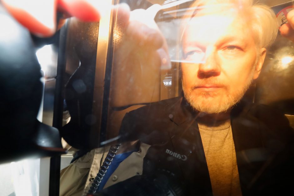 Britanijos teismas  „WikiLeaks“ įkūrėjui J. Assange'ui skyrė 50 savaičių įkalinimo