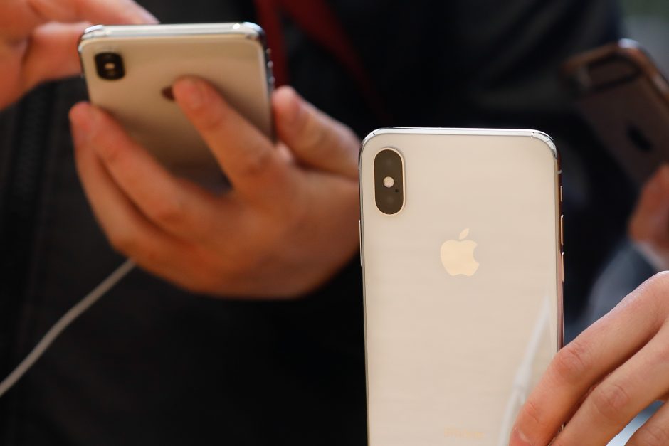 Kodėl analitikai sumažino „iPhone X“ pardavimų prognozes?