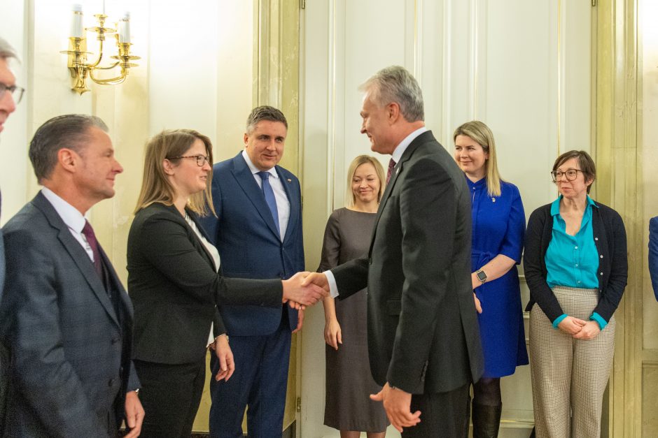 G. Nausėda su ES šalių ambasadoriais aptarė paramą Ukrainai, energijos kainų mažinimą