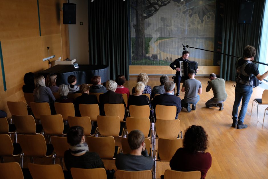 Jautri M. Levickio pažintis su apakusiu muziku: nežinojau, kaip reikės bendrauti