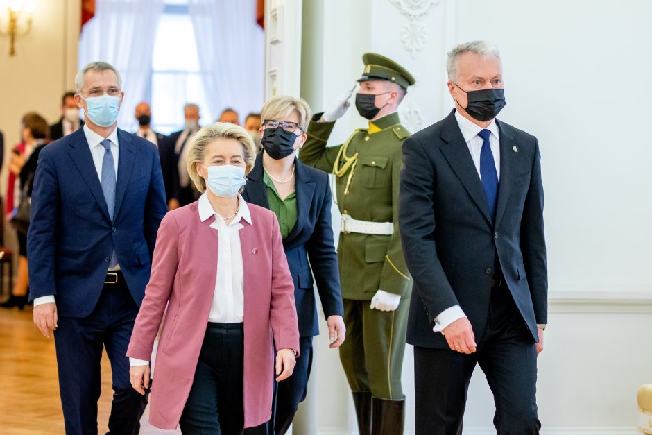 NATO vadovas apie Minsko kurstomą migrantų krizę: ciniška ir nehumaniška