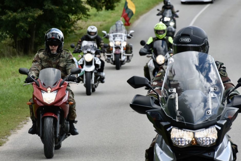 Valstybės diena kitaip: motociklų žygis per Lietuvą