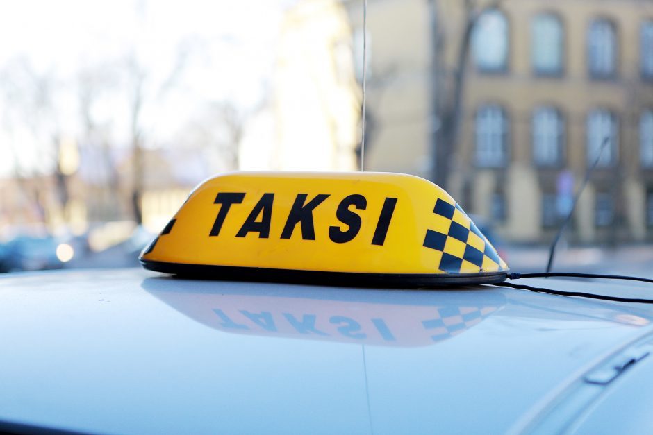 Kaune vyras apiplėšė taksi vairuotoją ir jį sumušė