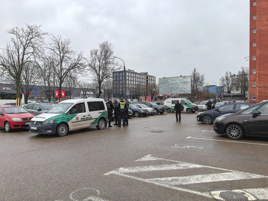 Neeilinis policijos sujudimas Savanorių prospekte: situacijos kaltininkui gresia ne viena bauda