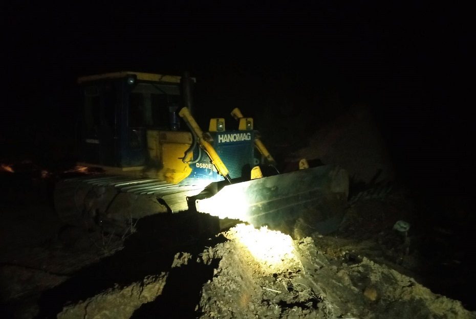 Varėnos rajone aplinkosaugininkai neleido užkasti pavojingų atliekų