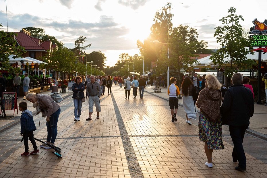 Įsigaliojo draudimas vasaros sezonu Palangos J. Basanavičiaus gatve važiuoti dviračiais