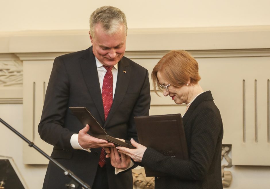 Tautosakininkei N. Laurinkienei įteikta J. Basanavičiaus premija