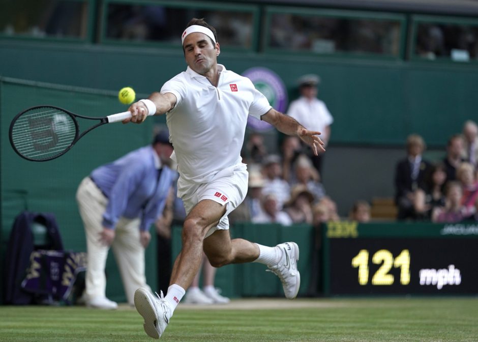 Įspūdinga kova: R. Federeris nugalėjo R. Nadalį ir pateko į Vimbldono turnyro finalą