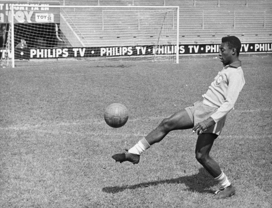 Mirė futbolo legenda Pele