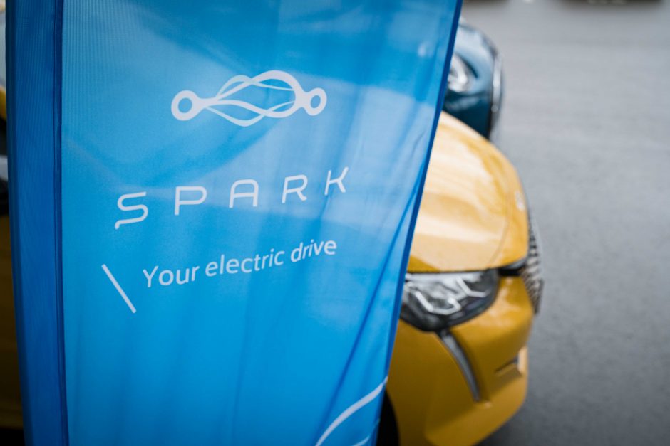 Didžiausią elektromobilių parką turintis „Spark“ plečia savo veiklą Lietuvoje ir žengia į Kauną