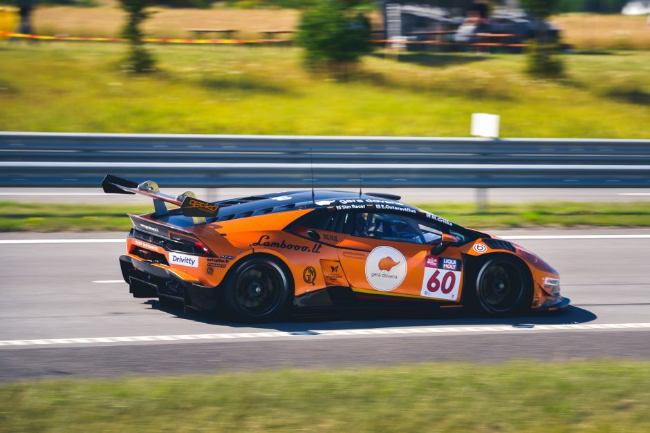 1006 km lenktynių kvalifikacijoje greičiausias buvo „Lamborghini“ vairavęs K. Calko