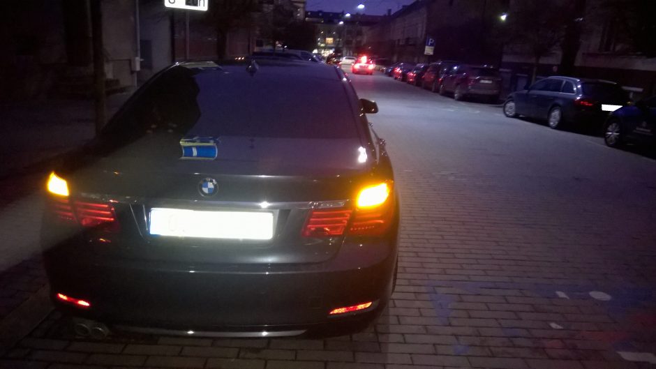 Kaunietis: draudžiamoje vietoje BMW stovėjo beveik valandą