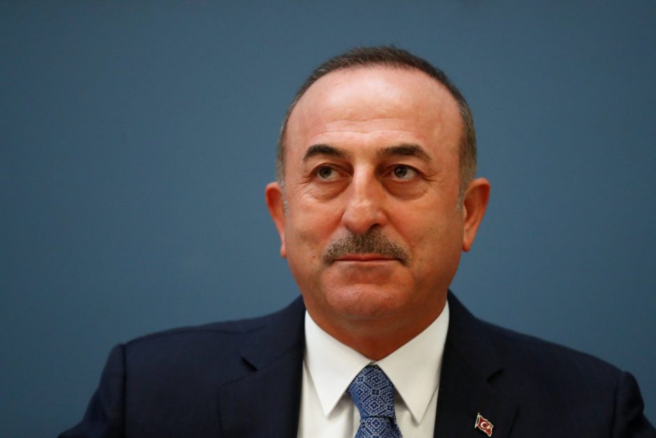Turkijos diplomatijos vadovas: šalis pasirengusi priimti rusiškas raketų sistemas