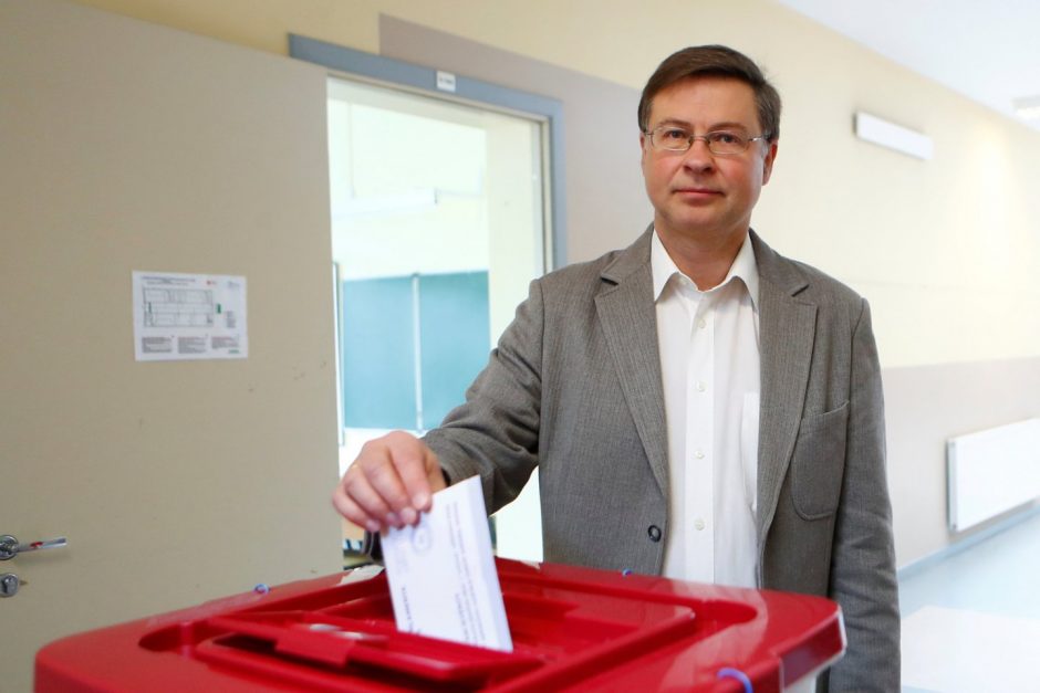 V. Dombrovskis atsisakys Europos Komisijos pirmininko pavaduotojo mandato